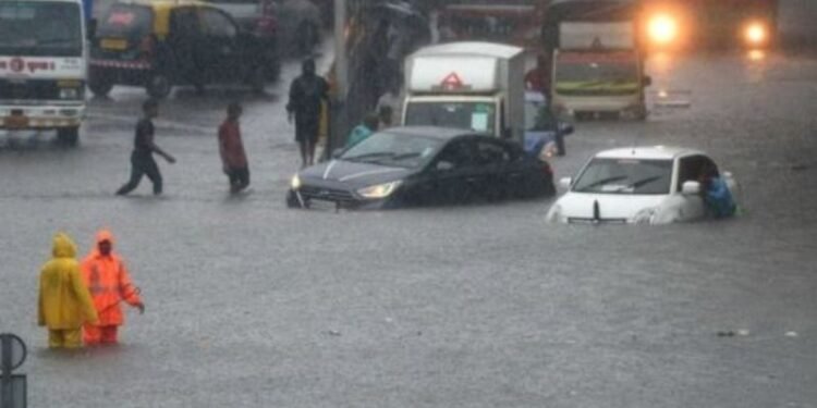 मुंबईकरांसाठी पुढील 5 दिवस महत्त्वाचे; हवामान खात्याकडून सतर्कतेचा इशारा