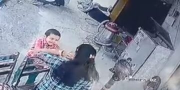 काळीज पिळवटून टाकणारी घटना; 6 वर्षाच्या चिमुकल्याने आईच्या डोळ्यादेखत जीव सोडला