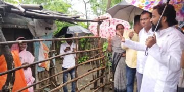 राष्ट्रवादी काँग्रेस पार्टीचे प्रदेश सरचिटणीस अतुल वांदिले यांनी बोपापुर येथील पूरग्रस्त भागाची केली पाहणी.