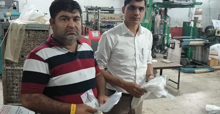 बंदी असलेल्या एकल प्लास्टिकचे उत्पादन वर्धा येथील कारखान्यावर प्रदुषण नियंत्रण मंडळाची धाड