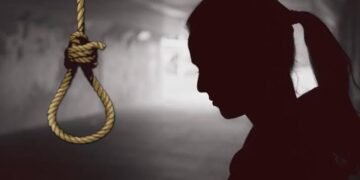 दहावीत 80 टक्के मार्क मिळविणाऱ्या मुलीने घेतला गळफास. कारण गुलदस्त्यात.