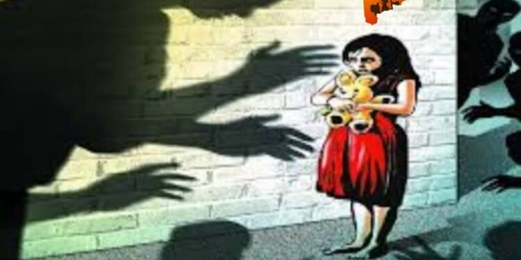 संतापजनक: नराधम बापाकडून सात वर्षीय चिमुकलीवर लैंगिक अत्याचार