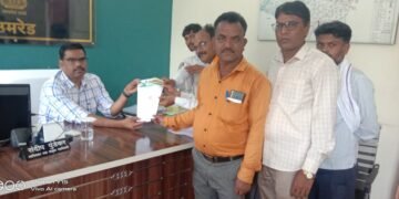 भिवापूर उमरेड कुही तालुक्यातील शेतकऱ्यांना ओला दुष्काळ जाहीर करून शेतकऱ्यांना मदतीची मागणी वंचित बहुजन आगडीतर्फे SDO यांना निवेदन.