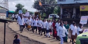 धामनगाव येथे जागतिक हेपेटायटिस दिनी SMBT सेवाभावी संस्थेच्या वतीने जनजागृती रॅली.