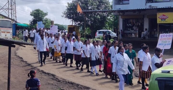 धामनगाव येथे जागतिक हेपेटायटिस दिनी SMBT सेवाभावी संस्थेच्या वतीने जनजागृती रॅली.