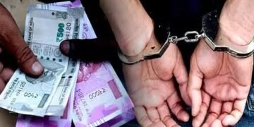 कामाच्या बदल्यात महीला सरपंचने घेतली 14 हजाराची लाच, पोलीसानी ठोकल्या बेळ्या.