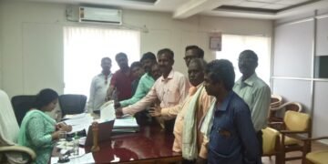 वर्धा: ओला दूष्काळ झाल्यामुळे शेतकऱ्यांना आर्थिक मदत करून सरसकट कर्ज माफ करा: डॉ. उमेश वावरे यांची मागणी.