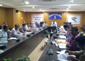 वाशिम जिल्हाधिकाऱ्यां कडून ‘कॅच द रेन’ मोहिमेचा आढावा, वाशिम राज्यात पहिल्या क्रमांकावर.