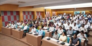 शासकीय कामकाजात काळानुरूप बदल आवश्यक; अद्यायावत तंत्रज्ञानाचा अवलंब करून प्रशासकीय कामकाजास गती द्यावी- विभागीय आयुक्त राधाकृष्ण गमे