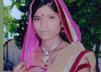 बीड: विवाहितेचा मृतदेह मिळाला लटकलेल्या स्थितीत, पतीला अटक, सासू-सासरे पसार.