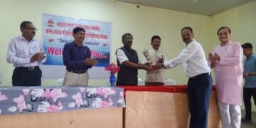 चोपडा महाविद्यालयात विविध गुणदर्शनाचा कार्यक्रम संपन्न.