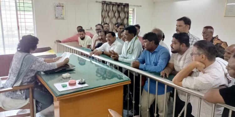 हिंगणघाट येथील उपजिल्हा रुग्णालयात होत असलेला भोंगळ कारभार थांबवा.