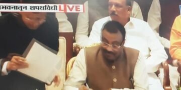 सुधीर मुनगंटीवार यांनी घेतली कॅबिनेट मंत्री पदाची शपथ