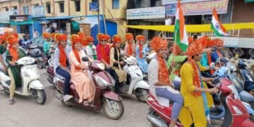 बल्लारपूर येथे मोपेड रैलीद्वारे हर घर झेंडा अभियान बाबत जनजागृती.