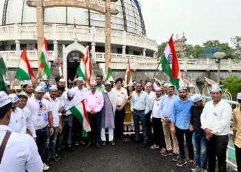 स्वातंत्र्याच्या अमृतोमत्सवा निमित्त ‘आप’ ने काढली दीक्षाभूमी वरून तिरंगा रॅली.