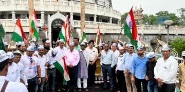 स्वातंत्र्याच्या अमृतोमत्सवा निमित्त ‘आप’ ने काढली दीक्षाभूमी वरून तिरंगा रॅली.