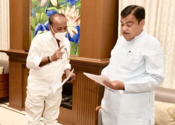 आजनसरा ते वडनेर सिमेंट रस्त्याचे निकृष्ट दर्जाच्या कामाची मोजमाप करून चौकशी करा- माजी आमदार प्रा.राजु तिमांडे