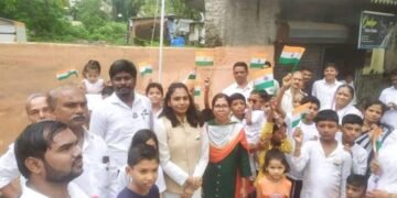 मुलुंड येथे भारतीय संविधान उद्देशिकाचे सार्वत्रिक वाचन करून स्वातंत्र दिन साजरा.