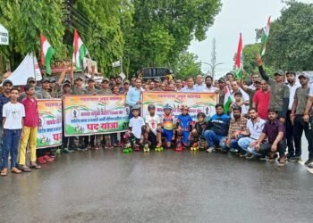 सावनेर येथे हर घर तिरंगा अभियान जनजागृती रॅली काढून स्वातंत्र्याचा अमृत महोत्सव सादरा.