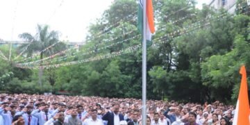 बीड: आदित्य शिक्षण संस्थेत स्वातंत्र्याचा अमृत महोत्सव उत्साहात साजरा.