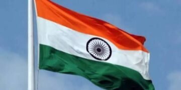 ‘मी ख्रिश्चन धर्मीय असून, मी भारतीय राष्ट्रध्वजाला सॅल्यूट नाही करणार!’सरकारी शाळेच्या महिला मुख्याध्यापिकेची भूमिका.