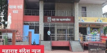 चंद्रपूर महानगर पालिका आयुक्तांच्या कार्यालयात इसमाने केला स्वतःवरच चाकूने हल्ला.