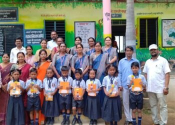 सतीश धोटे यांच्या वाढदिवसानिमित्त शैक्षणिक साहित्याचे वाटप.