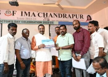 संतनगरी श्रीक्षेत्र धाबा संत परमहंस कोंडय्या महाराज संस्थान (100 बेडचे) भक्तनिवासाकरीता वने, सांस्कृतिक व मस्त्यव्यवसाय मंत्री सूधीरभाऊ मुनगंटीवार यांनी 14 करोड रू.चे प्रस्ताव मंजूरीसाठी संबधीत विभागाकडे मंत्रालयात पाठविण्याचे आदेश.