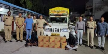 पोलिस स्टेशन देवळी येथील पथकाने नाकाबंदी दरम्यान पकडला ९ लाख रुपये किमतीचा अवैध दारुसाठा.