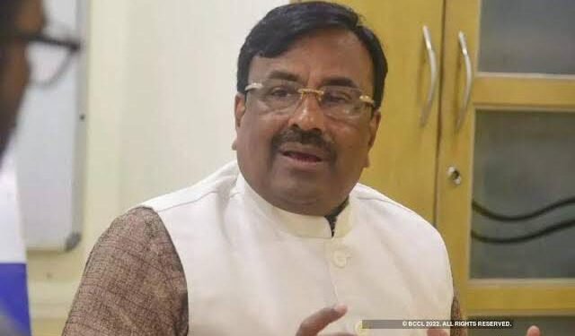 बल्लारपूर विधानसभा क्षेत्राच्या ग्रामीण भागातील विकास कामांसाठी 55 कोटी 50 लक्ष मंजूर वन व सांस्कृतिक कार्य मंत्री मुनगंटीवार यांच्या पाठपुराव्याचे फलित