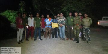 नागरिकात दहशत माजवणाऱ्या बिबट्याला वन विभागाने केले जेरबंद.