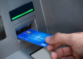 नाशिक येथे क्राईमचा चढता आलेख, बँकचे एटीएम फोडण्यासाठी आलेल्या चोरट्यांनी केला वृद्धावर हमला.