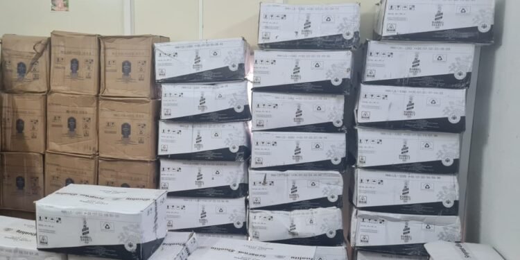 फुरसुंगी येथील दारूचे गोडावूनची भिंत फोडून नेलेले दारूचे बॉक्स, ट्रक, पिकअप असा किं. रु ४९ लाखांचा मुद्देमाल जप्त.