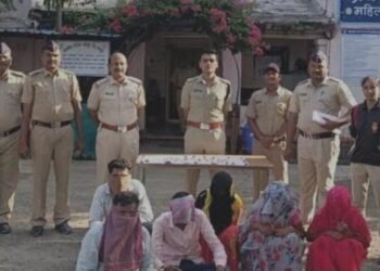 बनावट सोने विकण्याचा टोळीला चाकूर पोलिसांनी केला पर्दाफास, 6 आरोपी अटक.