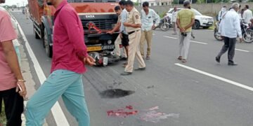 नागपूर जिल्हात धापेवाडा जिनिंग समोर ट्रकच्या धडकेत शेतकऱ्यांचा जागीच मृत्यू.