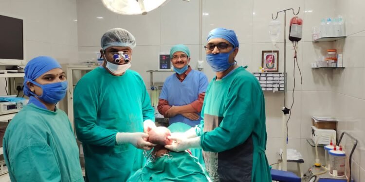 हिंगणघाट शहरात जटील अशी गुंतागुंतीची प्लास्टिक सर्जरी संपन्न, हिंगणघाटचे प्रसिध्द प्लास्टिक सर्जन डॉ. चैतन्य रामटेके याच सर्विकडे कौतुक.