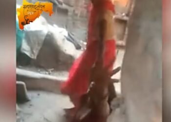 जमिनीच्या वादातून महिलेला बेदम मारहाण, केस ओढले आणि कपडेही फाडले. मग तिच्या प्रायव्हेट पार्टमध्ये टाकली मिरची.