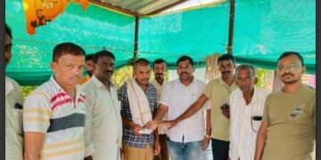 तोहोगाव सहिल वाघाडेच्या कूटूंबीयांना भाजपा यूवक पदाधिकाऱ्यांकडून आर्थिक मदत.