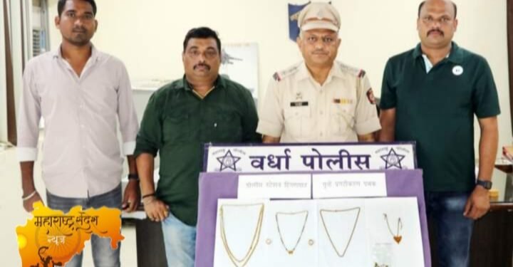 बस स्टॅण्डवर गर्दीचा फायदा घेवून सोन्याचे दागिणे चोरणाऱ्या टोळीचा हिंगणघाट पोलिसांनी केला पर्दाफास.