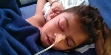 9 वर्षाच्या दलित विद्यार्थ्याने माठातील पाणी पिले म्हणून नराधम जातीवादी शिक्षकाने अमानुषपणे मारल्यामुळे विद्यार्थ्याचा मृत्यू.