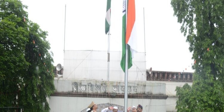 अमृत महोत्सवी वर्षात सर्वांनी विकासाचा संकल्प करावा. वने, सांस्कृतिक कार्य व मत्स्य व्यवसाय मंत्री सुधीर मुनगंटीवार