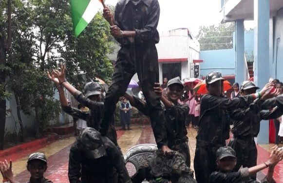 वैभव कान्वेंट स्कूल में 75 वा अमृत महोत्सव हर्षोल्लास के साथ मनाया गया.