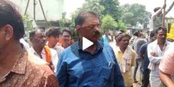 हिंगणघाट नगर पालिका कर्मचाऱ्यावर पोलिसांन समोर हल्ला, अगदी सणाच्या वेळी नगर पालिका प्रशासनाला अतिक्रमण हटाव मोहिम भोवली.