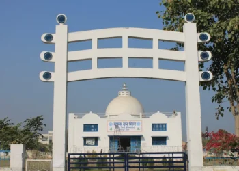 हिंगणघाट शहरातील बुद्ध विहाराच्या प्रांगणात काही गांव गुंड मुलांनी मारपीट करत घातला धुमाकुळ.