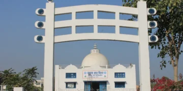 हिंगणघाट शहरातील बुद्ध विहाराच्या प्रांगणात काही गांव गुंड मुलांनी मारपीट करत घातला धुमाकुळ.