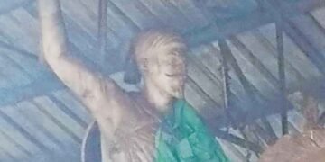 छत्रपतीं शिवरायाच्या राज्यातच शिवराय उपेक्षित; तीन वर्षा पासून शिवरायाच्या पुतळा धूळखात.