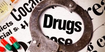 अंमली पदार्थांची तस्करी करणा-या २ परराज्यातील इसमांनकडुन १,६२,७५०/- रुपये किंमतीचे अफुची बोंडे, दोडा चुरा हा अंमली पदार्थ जप्त.