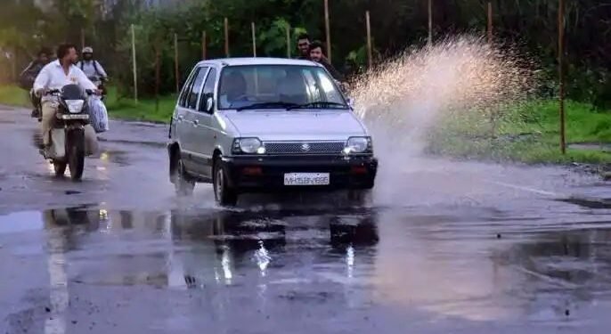 नाशिक मध्ये रात्री जोरदार पाऊसाने केलं गणरायाचे स्वागत.