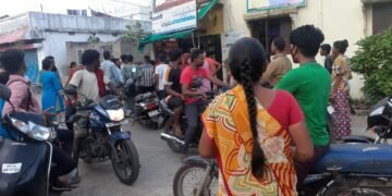 कॉम्प्युटर शिक्षणाच्या नावाखाली शिक्षकाने काढली अल्पवयीन मुलीची छेड, राजकीय नेत्याच्या हस्तक्षेपामुळे गंभीर प्रकरण दबल.