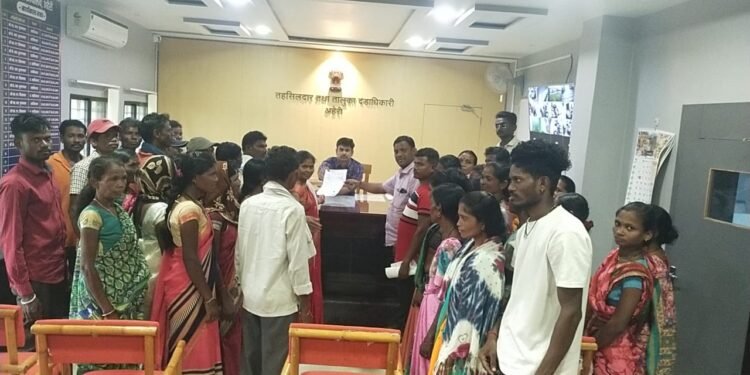 अबनपल्ली गावाच्या पुनर्वसन करण्याची मागणी, तहसीलदार यांना निवेदन.